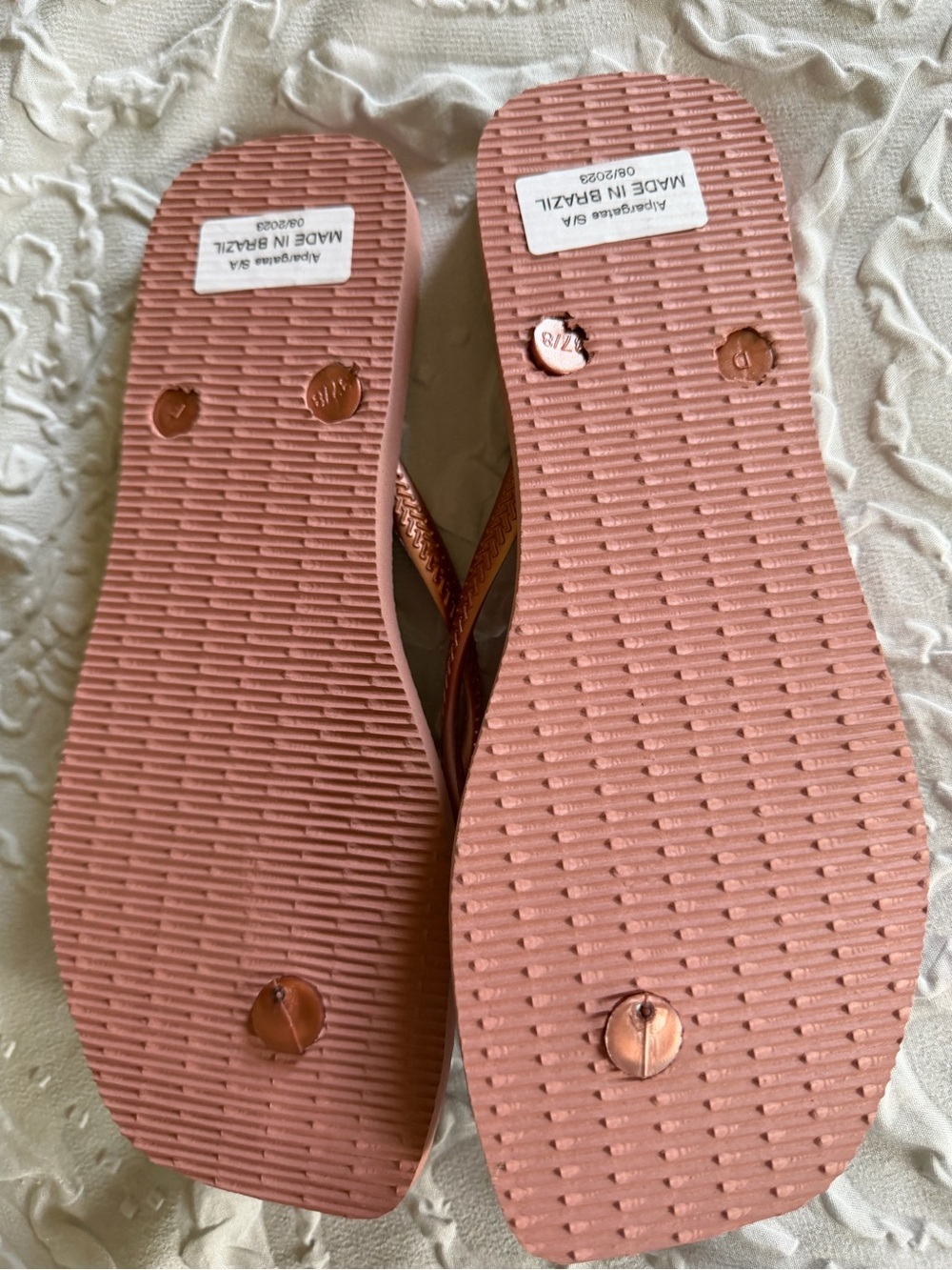 NEW jewel Havaianas dusty pink flip flops - Picture 4 of 4